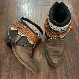 Gypsy boots. Womens boots. Refurbished. Super cute.